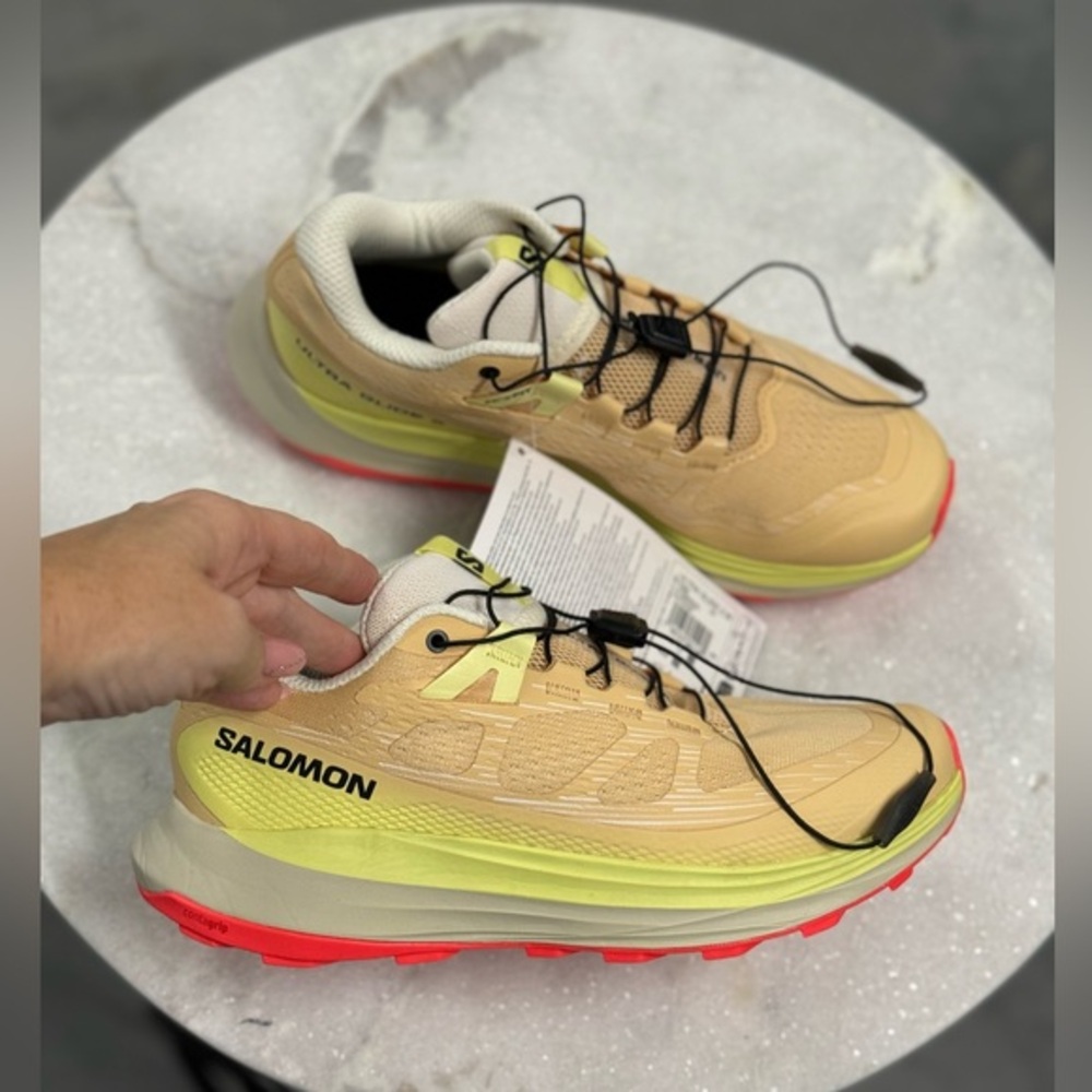 New with tags Salomon sneakers size 6,5
